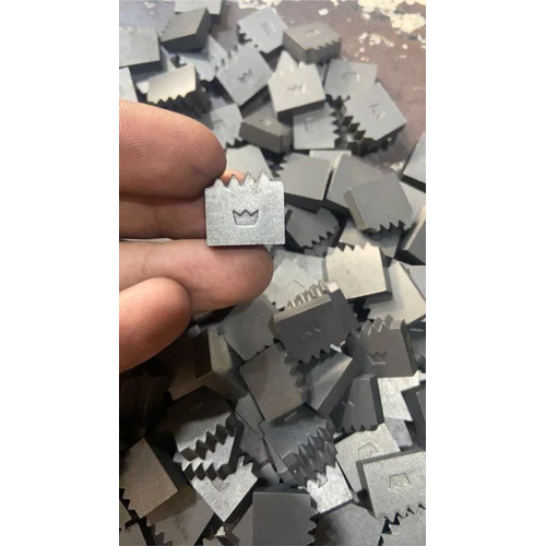 Chaser Tip Carbide - High-speed Steel, Customized Size, Sleek Black Finish, 55 Hrc Hardness | Durable Square Tool For Industrial Usage