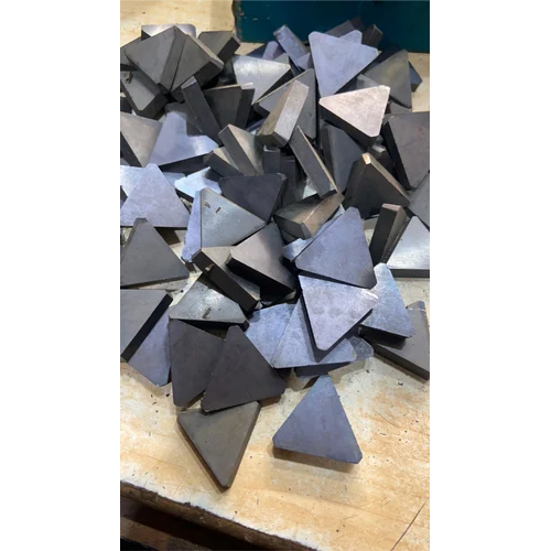 1 Inch Triangle Carbide Tip - Durable Carbide Material, 1 Inch Size, Polished Black Finish | Diamond-shaped Design For Industrial Applications