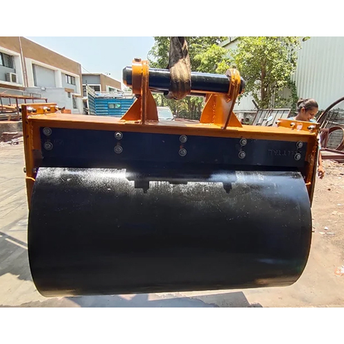 Canal Slope Paving Machine - Capacity: 2-50 Ton