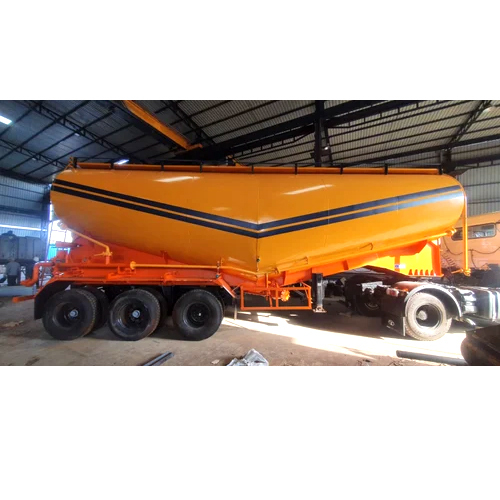 Cement Bulker Truck - Material: Iron