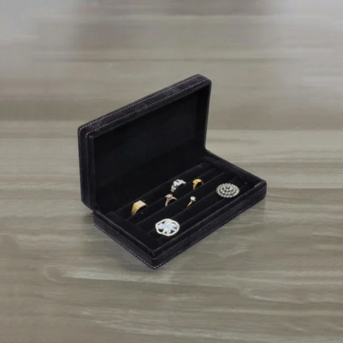 Black Ring Box - Material: Velvet