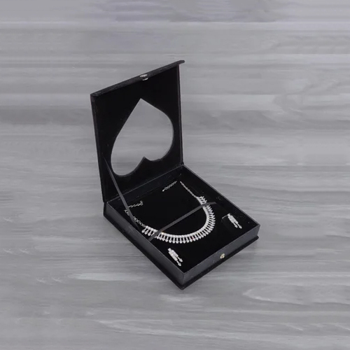 Necklace Jewelry Box - Color: Black