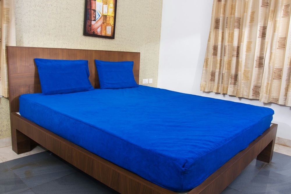 Pr-2011-waterproof Mattress Protector. - Color: White