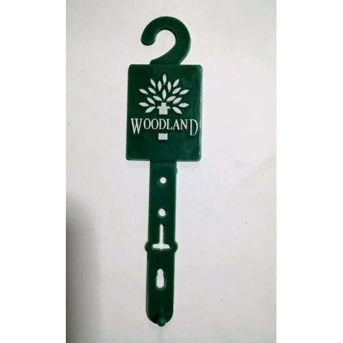 Woodland Plastic Hanger - Color: Green