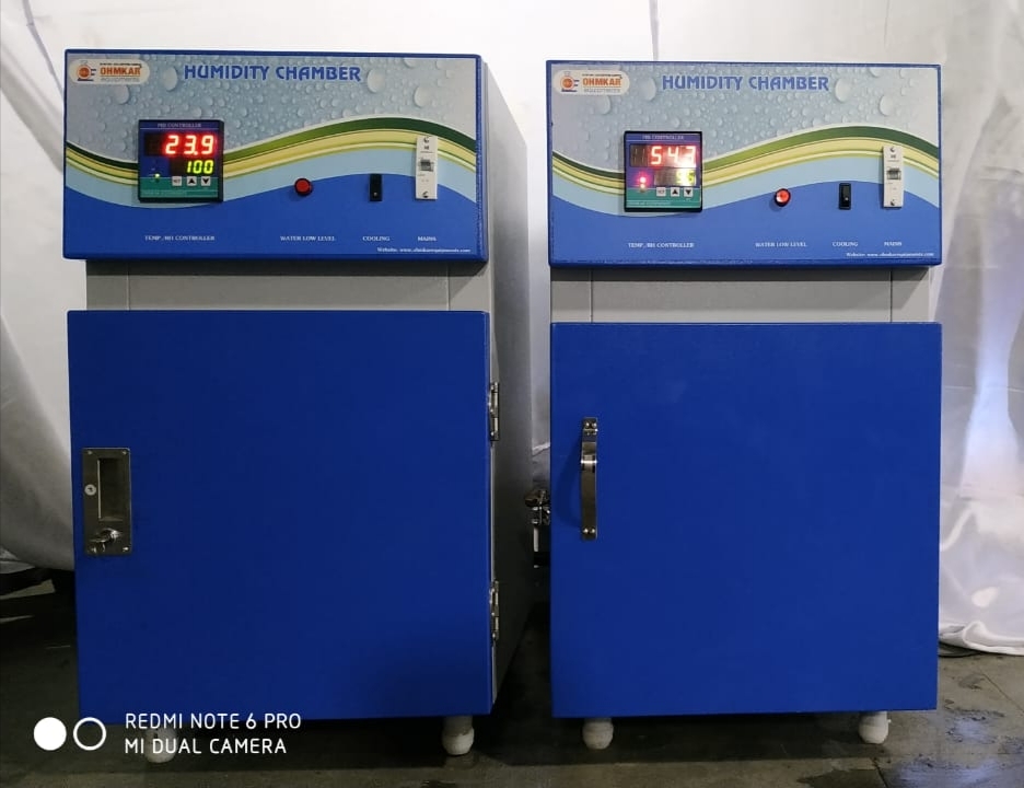 Humidity Testing Oven - Stainless Steel 304 & MS Powder Coated, 90L to 1000L Custom Sizes | PID and PLC Controllers, High-Quality Sensors, Forced Air Circulation, Mobile Alert System, Safety Alarms, Versatile for Pharma, Food, and Chemicals