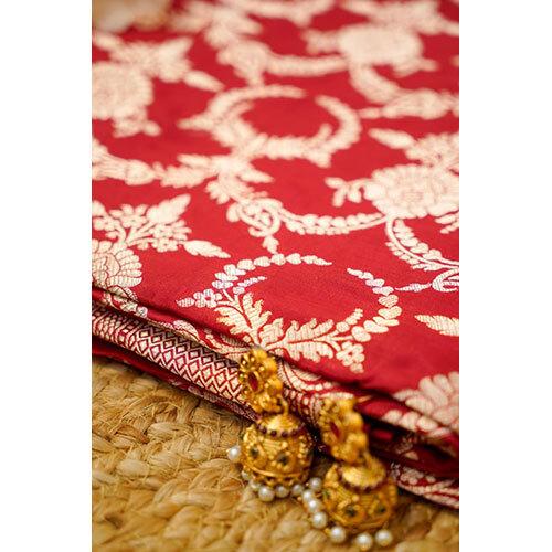 Red Handwoven Banarsi Embroidery Saree - Feature: Good Quality