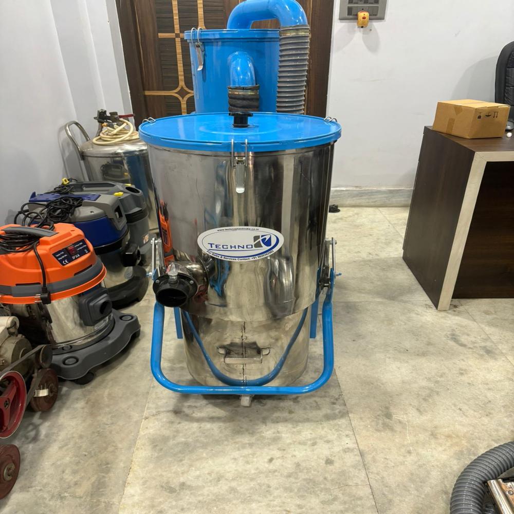 Industrial Vacuum Cleaner - Voltage: 220-240 Volt (V)