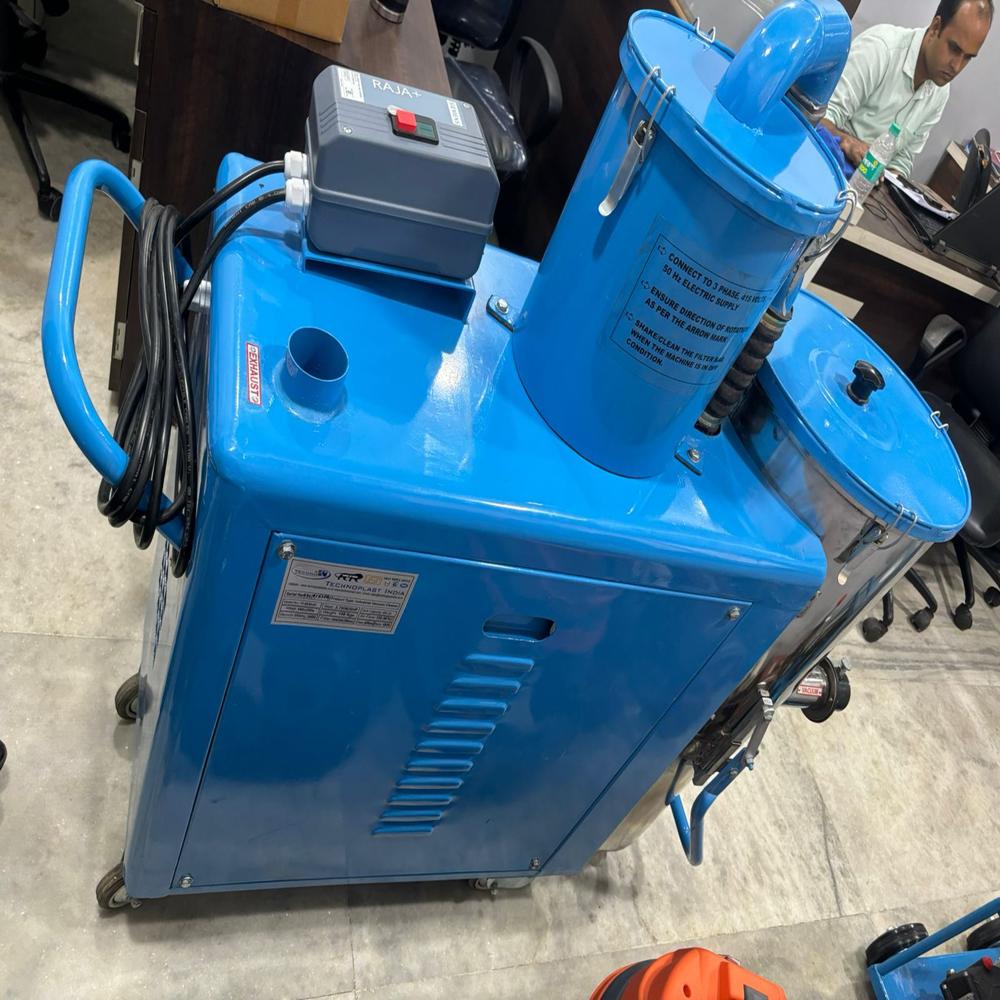 Industrial Vacuum Cleaner - Voltage: 220-240 Volt (V)