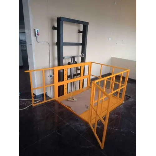 Hydraulic Goods Lift - Capacity: 1-2 Ton