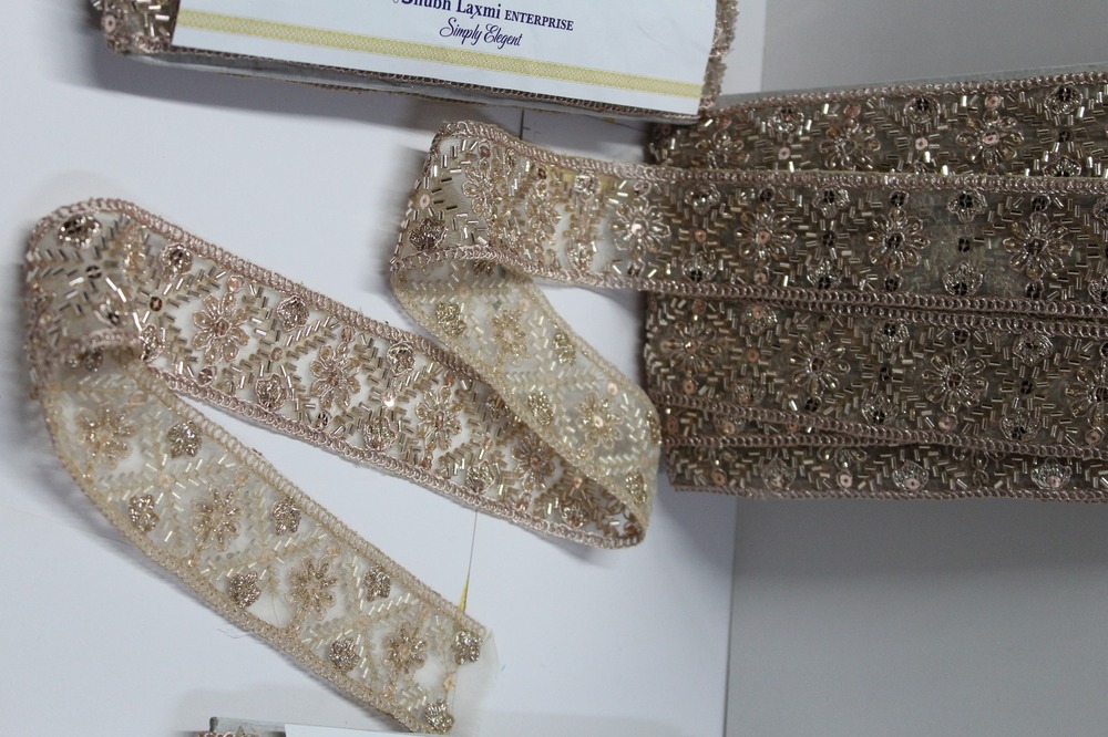 Sequence Cut Dana Lace - Color: Golden