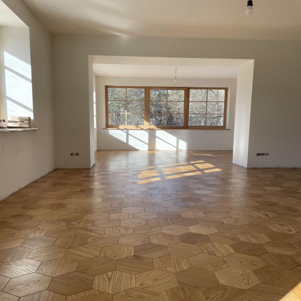 Honeycomb Oak Designer Flooring - 14mm Thick Engineered Wood, Brown - Uv-protected Matte Finish, Anti-slip, Antibacterial, Stain And Scratch-resistant