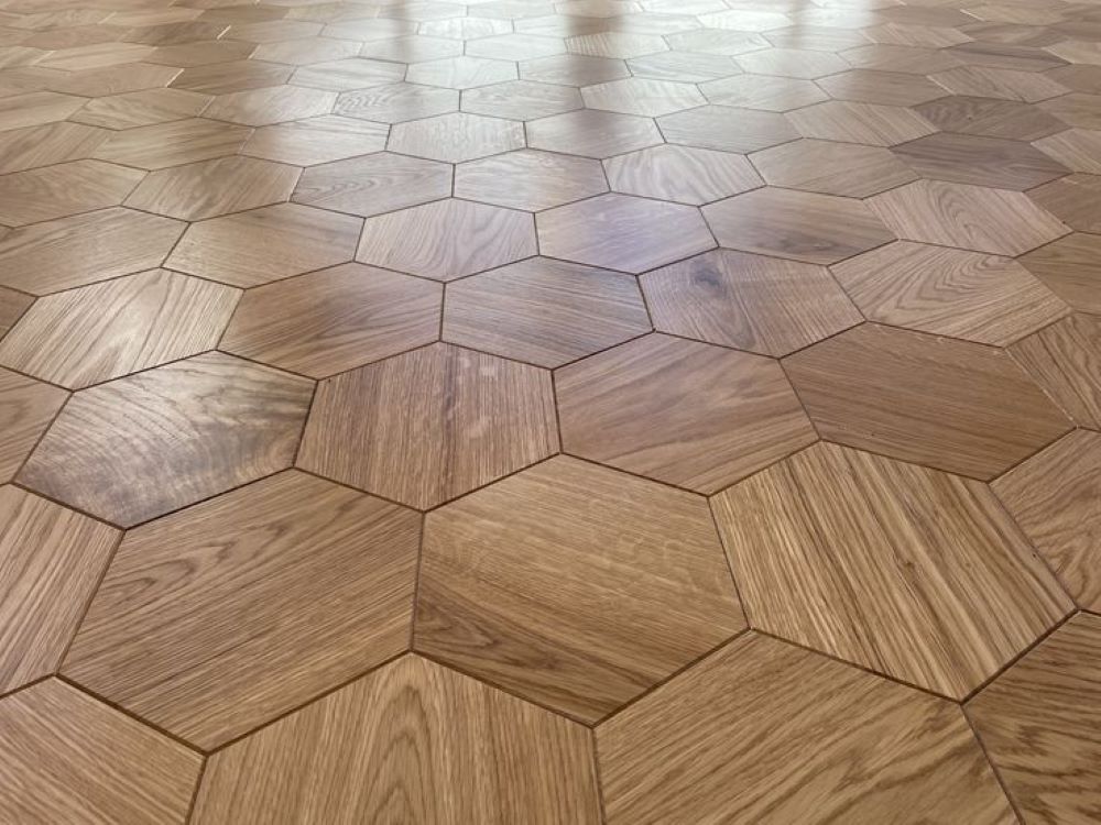 Honeycomb Oak Designer Flooring - 14mm Thick Engineered Wood, Brown - Uv-protected Matte Finish, Anti-slip, Antibacterial, Stain And Scratch-resistant