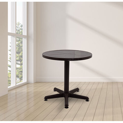 Penta Round Plastic Tables