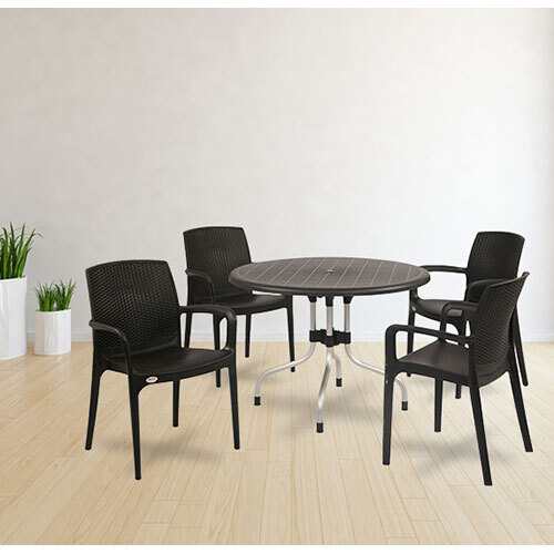 Cherry With Texas 4 Seater Dining Table And Chairs - Color: Black