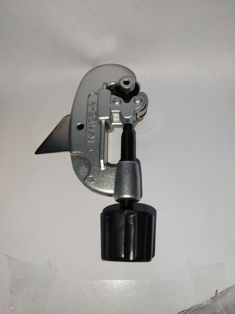 Tube Cutter - Application: Networking / Commercial Industry