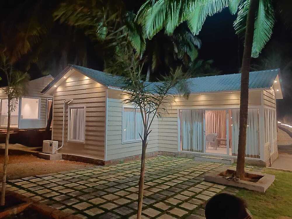 Portable Home - Wood & Metal, 10x12 Ft Gray Portable House | Standard Insulation, 2000 Kg Weight, Ideal For Temporary Housing & Vacation Rental