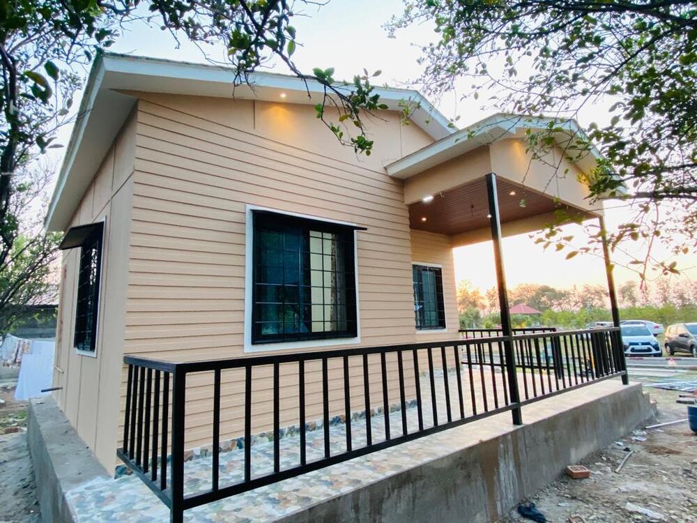 Portable Home - Wood & Metal, 10x12 Ft Gray Portable House | Standard Insulation, 2000 Kg Weight, Ideal For Temporary Housing & Vacation Rental