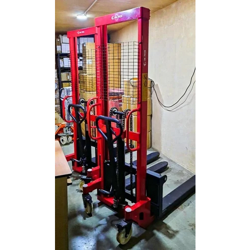 Hydraulic Battery Operated Stacker - Lifting Capacity: 0.5 Tonne