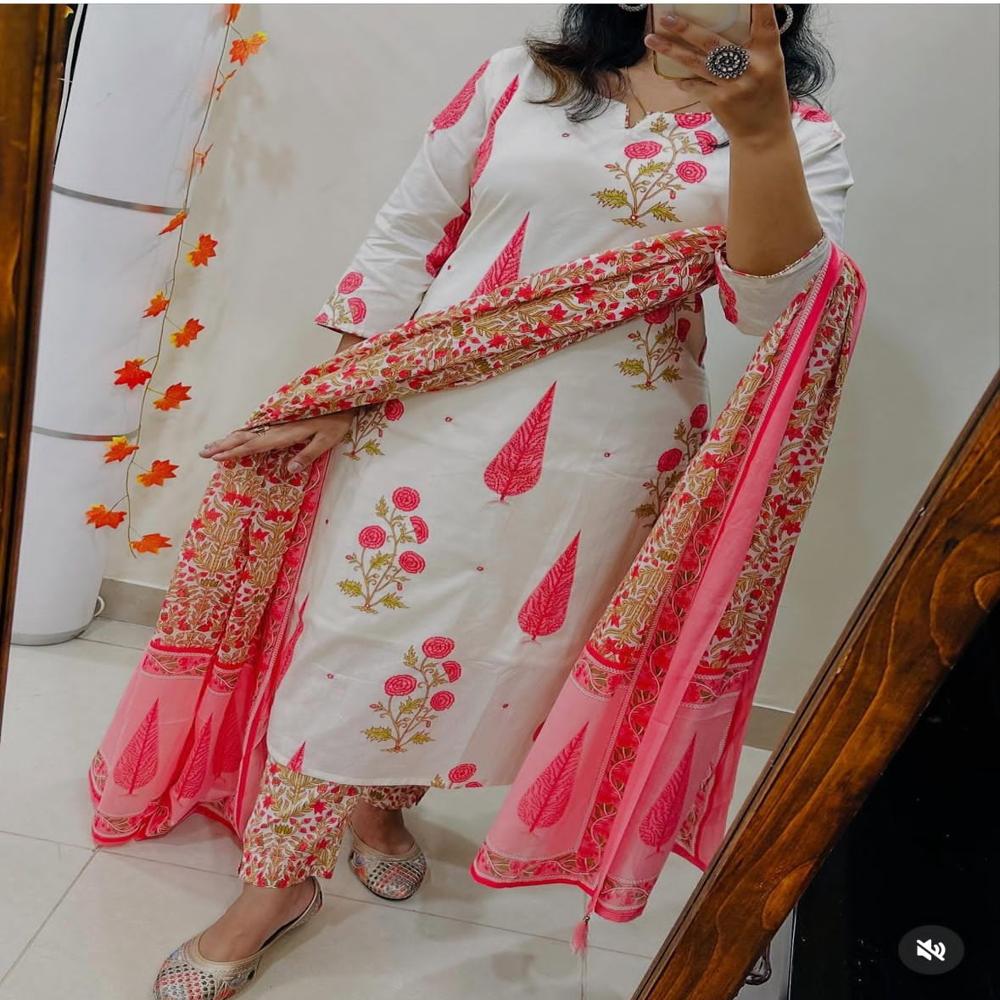 Ladies Foil Print Kurti - Rayon Material, 40 Inches Length, XL Size, Available in Various Colors - Washable, Breathable, 3-4th Sleeve Style, Party Wear