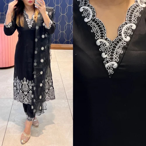 Ladies 3 Piece Lakhnavi Kurti