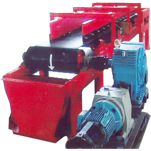 Weigh Feeder - Color: Red