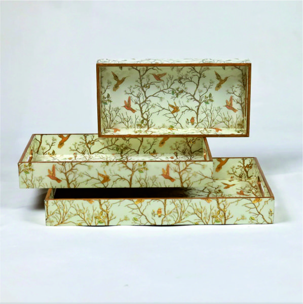 WOODEN TRAY SET