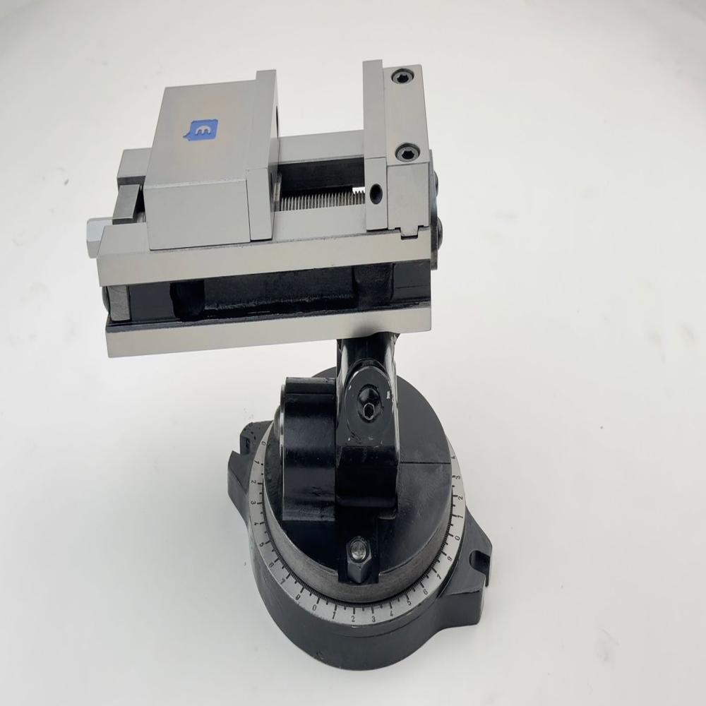 Engeetech 4 Inch Universal With Swivel Bed - Application: Industry