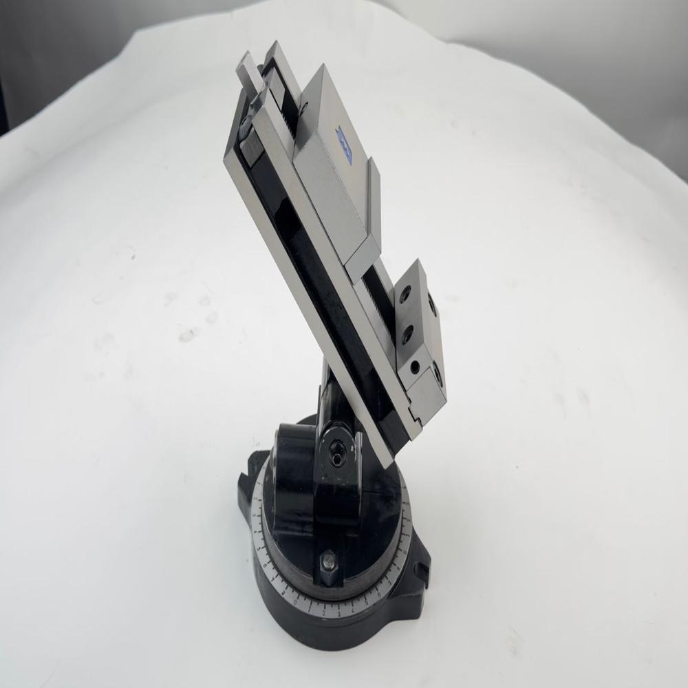 Engeetech 4 Inch Universal With Swivel Bed - Application: Industry