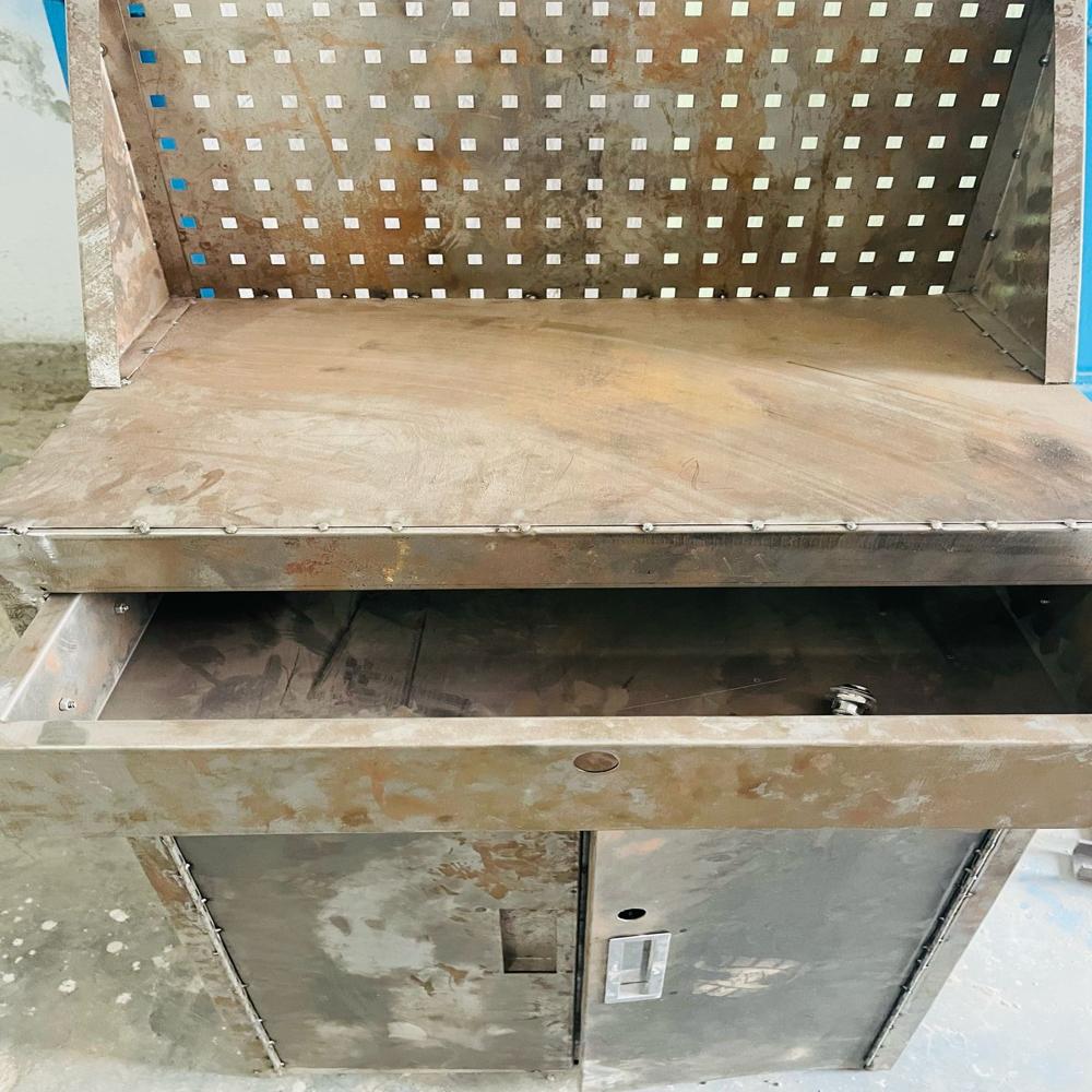 Industrial Workstation - Body Material: Mild Steel/ Iron