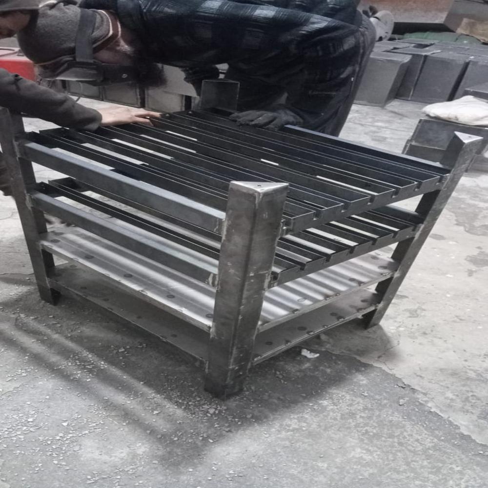Die And Punch Trolley - Body Material: Mild Steel/ Iron