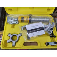 Hydraulic Bearing Puller - Steel Material, 50 Mm Size, Available In Black, Silver, And Yellow | Durable Steel Handle For Heavy-duty Industrial Use
