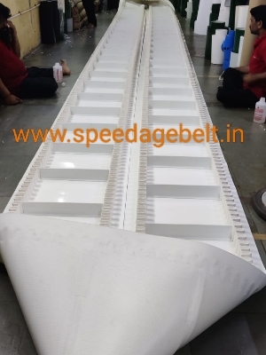 साइडवॉल क्लिटेड कन्वेयर बेल्ट