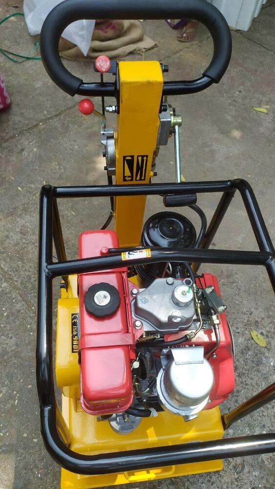Orange Or 50 Rc160 5 Ton Compactor Reverse/forward Greaves Diesel Engine - Dimension (L*w*h): Plate Size - 27" X 16" X 8"mm Millimeter (Mm)