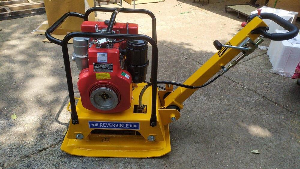 Orange Or 50 Rc160 5 Ton Compactor Reverse/forward Greaves Diesel Engine - Dimension (L*w*h): Plate Size - 27" X 16" X 8"mm Millimeter (Mm)