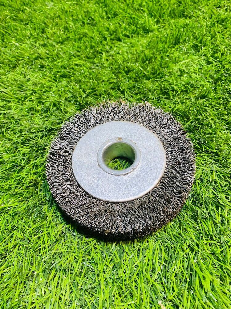 Black Stainless Steel Wire Brush , For Cleaning - Bristle Color: White
