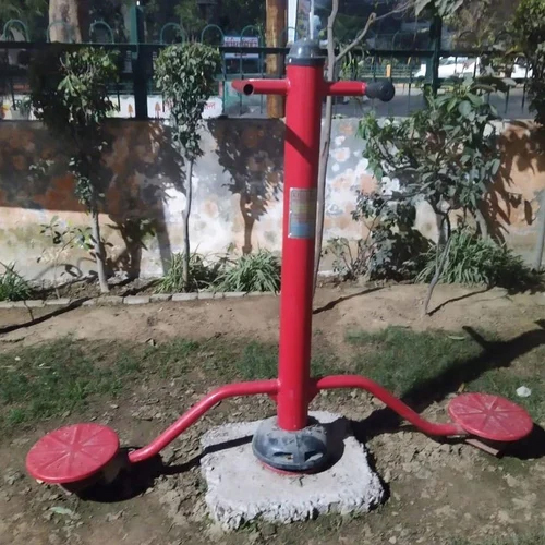 Mild Steel Standing Double Twister - Features: Good Quality