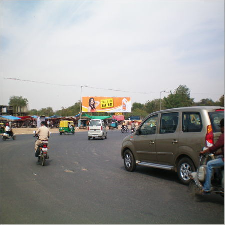 व्यावसायिक डिस्प्ले होर्डिंग्स