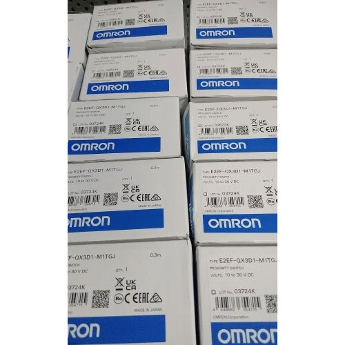 OMRON निकटता सेंसर, E2EF-QX3D1-M1TGJ