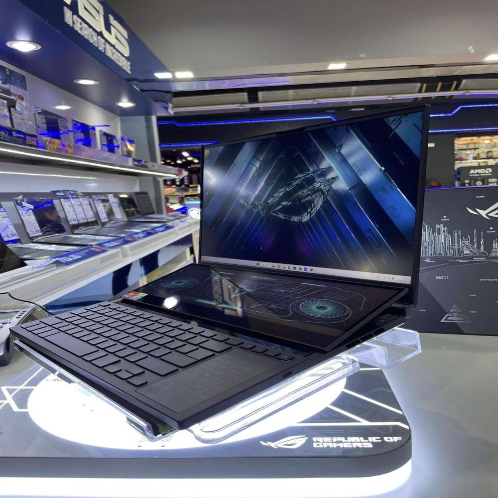 ASUS ROG Zephyrus Duo 16 Dual Screen Laptop, 16 AMD Ryzen 9 7945HX, 16GB RTX 4090, Gaming Laptop