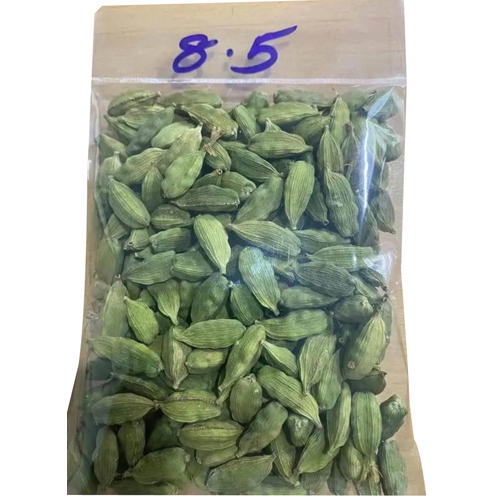 Elaichi Green - Food Grade Quality, Vibrant Green Color, Natural Taste, Stored in Dry Place, Available in Custom Weights