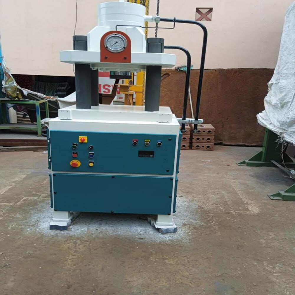 100Ton Pillar Type Gold Coin Making Machine - Accuracy: 0.03 Mm