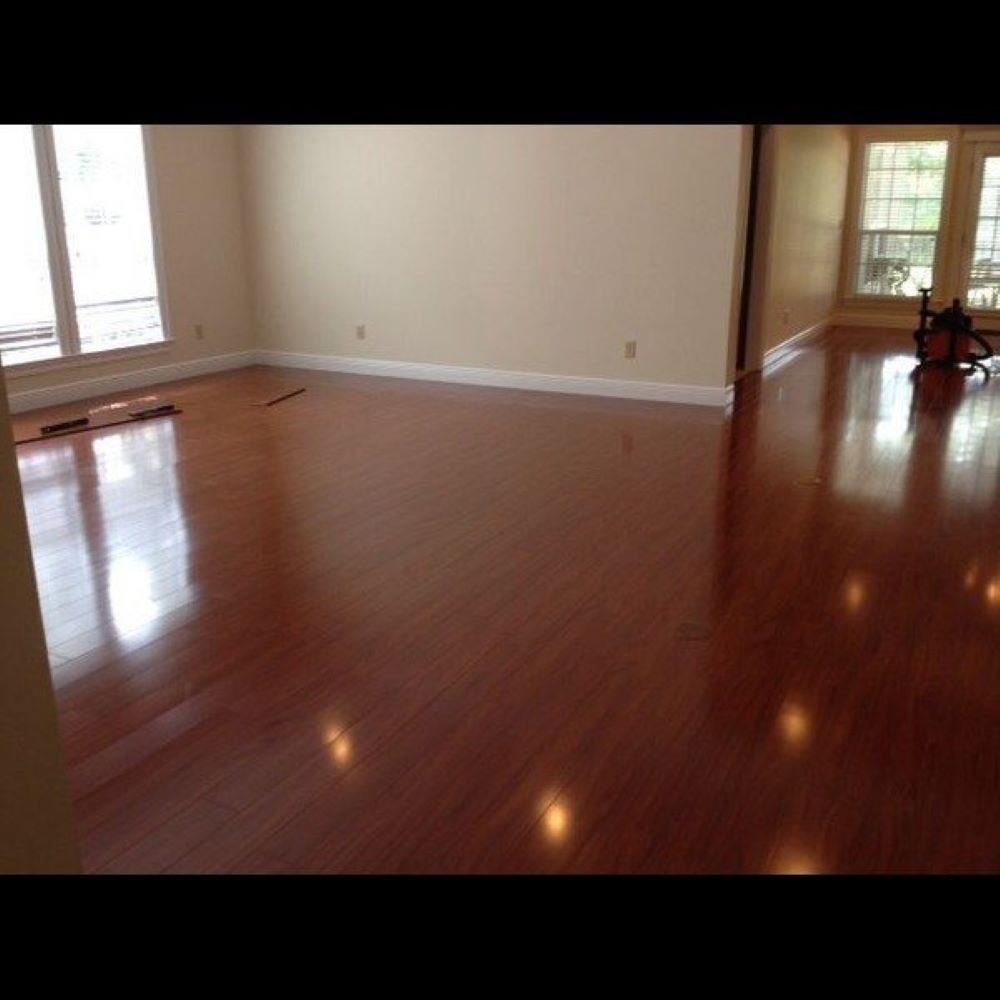 Laminate Wooden Flooring - 8mm Thickness Brown Anti-slip Design | Scratch & Stain Resistant Easy To Install & Maintain Natural Wood Finish