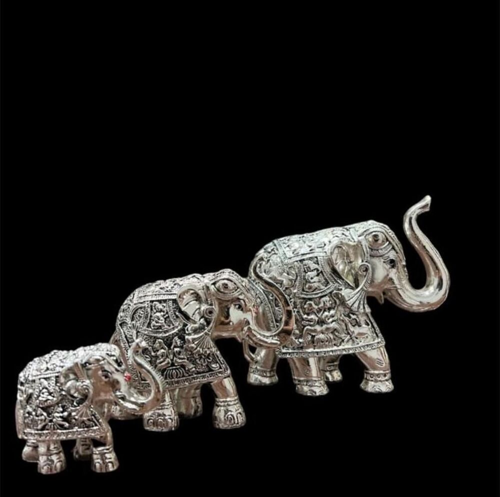 Silver Plated Elephant - Material: Metal