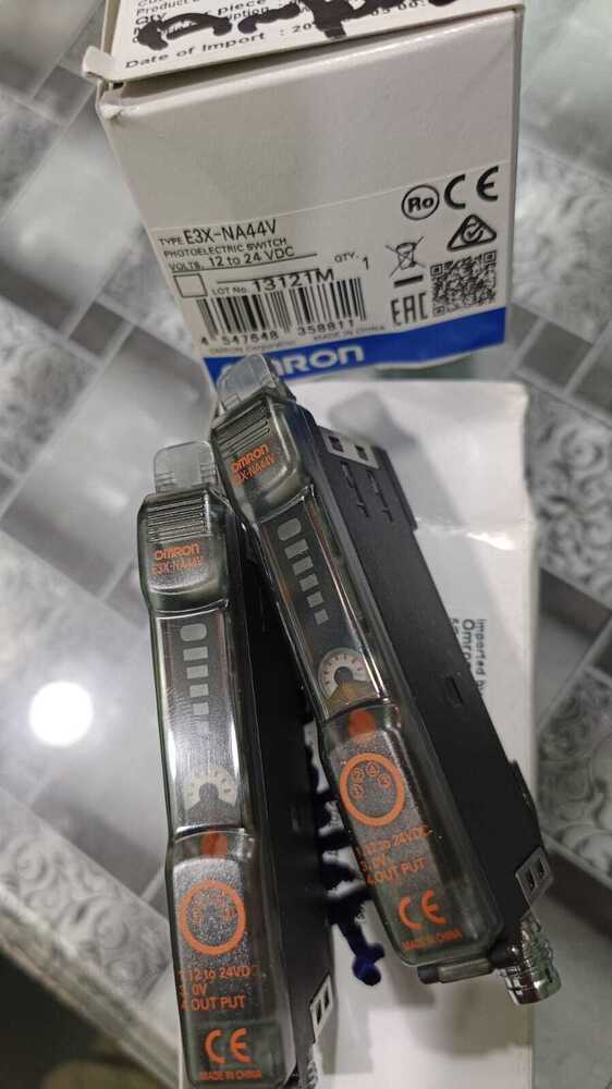 OMRON फाइबर ऑप्टिक सेंसर, E3X-NA44V