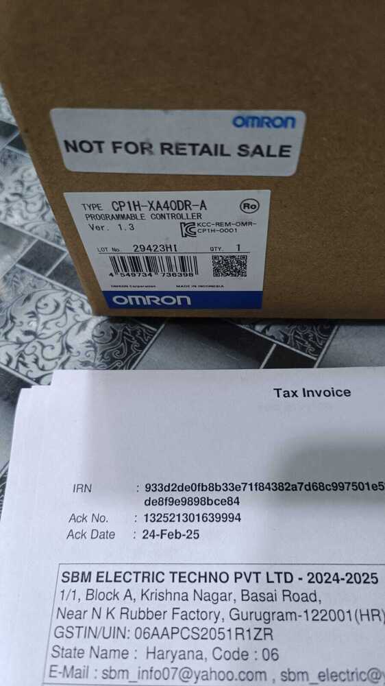 OMRON PROGRAMMBLE CONTROLLER, CP1H-XA40DR-A