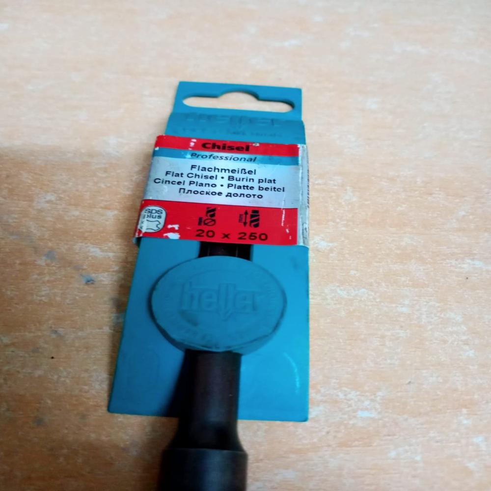 Heller Flat Chisel - Color: Black