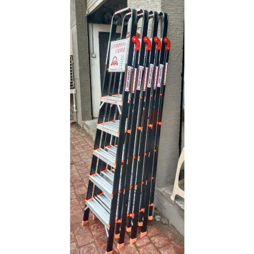 Aluminium Black Ladder - Feature: Folding