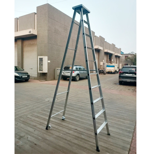 एल्युमिनियम फोल्डिंग स्टेप सीढ़ी