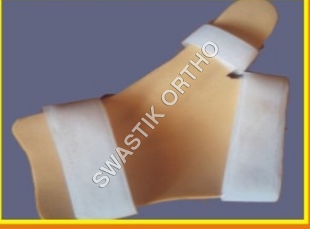 अंगूठे के मोड़ वाला कलाई सहारा