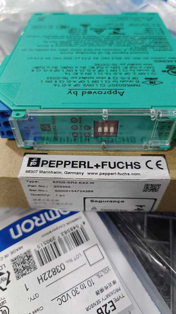 PEPPRL FUCHS PROXIMITY SENSOR, KFD2-SR2-EX2.W